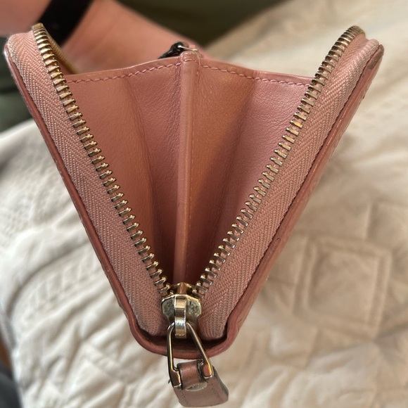 Pink Gucci Microguccissima GG Leather Wallet - Picture 10 of 11